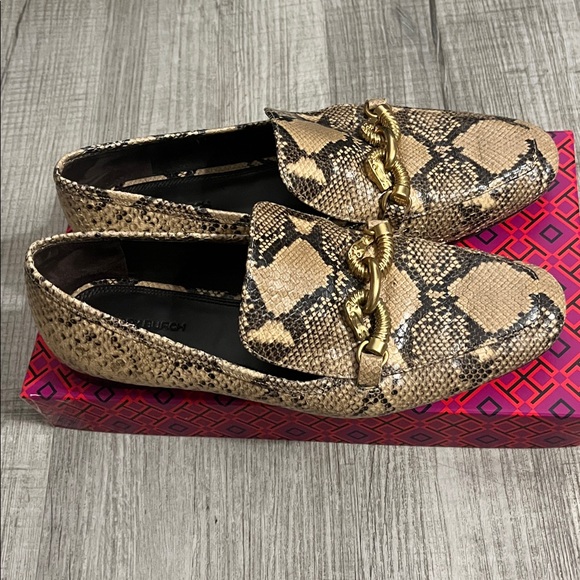 Tory Burch Jessa Loafers - Picture 4 of 12